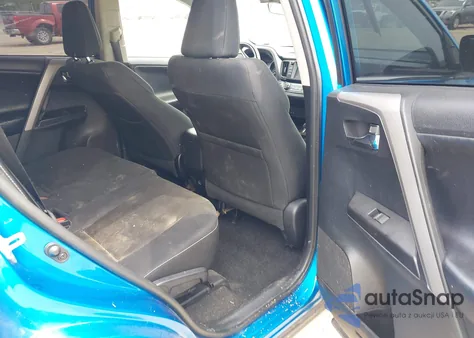 2017 Toyota Rav4 Xle z USA, uszkodzony, nr VIN 2T3RFREV8HW646845